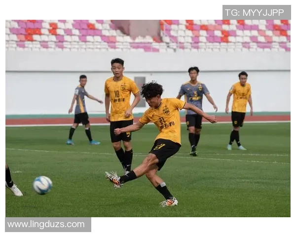 广州足球队防守分析:优缺点与未来改进方向探讨